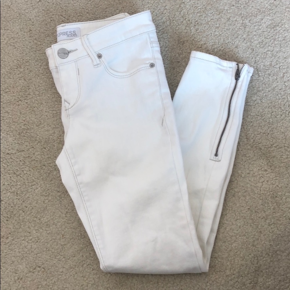 White skinny jeans